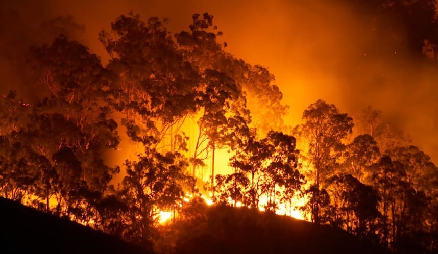 Bushfire rages in Australia